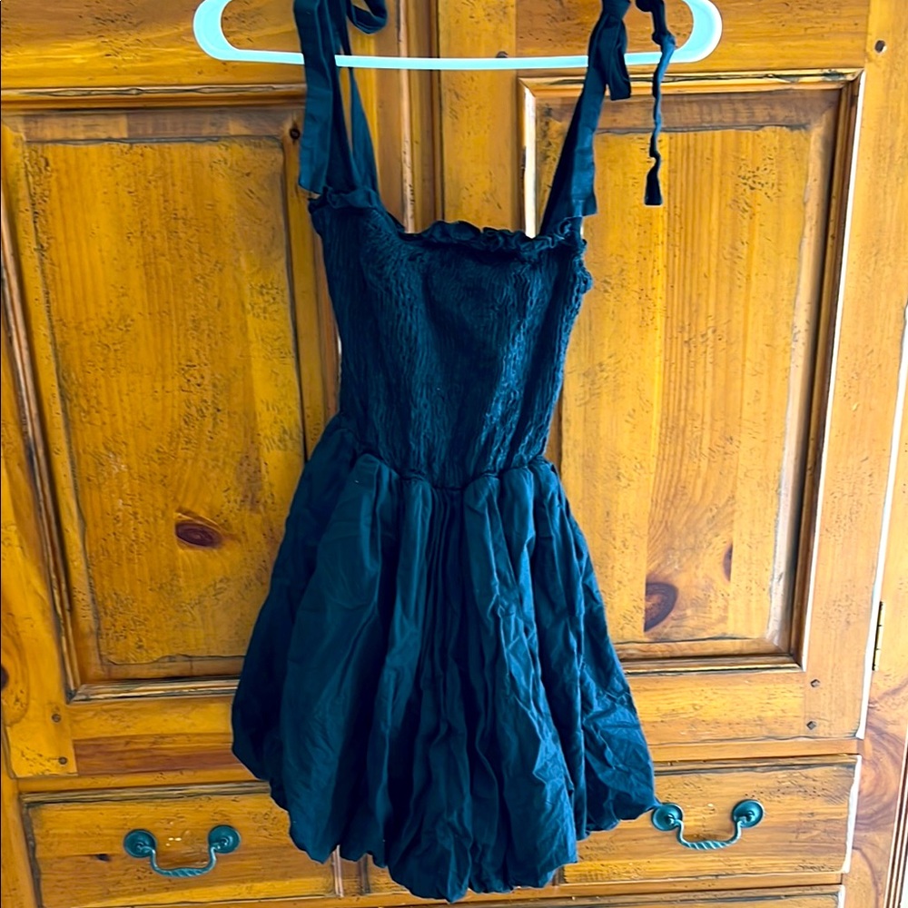 Elegant Black Sleeveless Dress